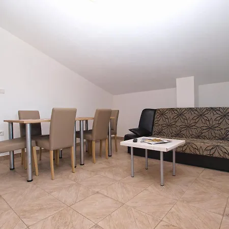 Apartment Biljana 1480 Liznjan