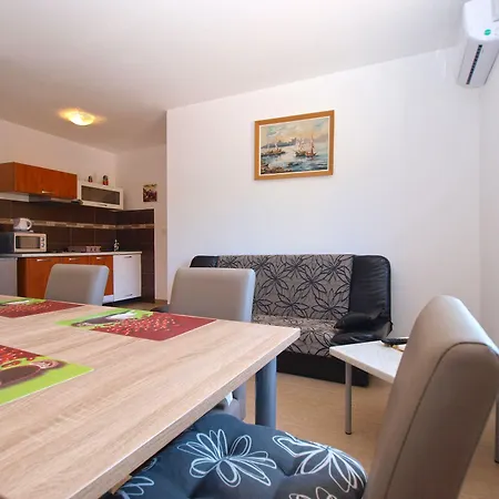 Biljana 1480 Appartement Ližnjan